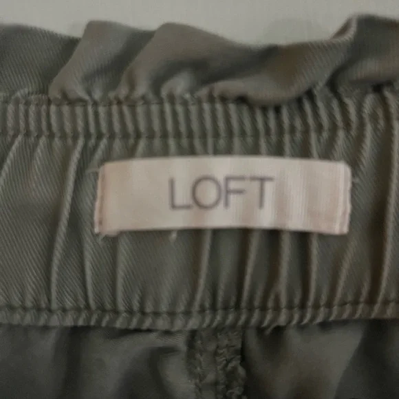 Womens pants, wide legs, material so soft Loft size 16 - Picture 3 of 5